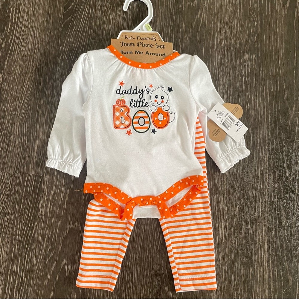 New Baby Essentials Baby Girl Daddy's Little Boo Halloween 4 Piece Set